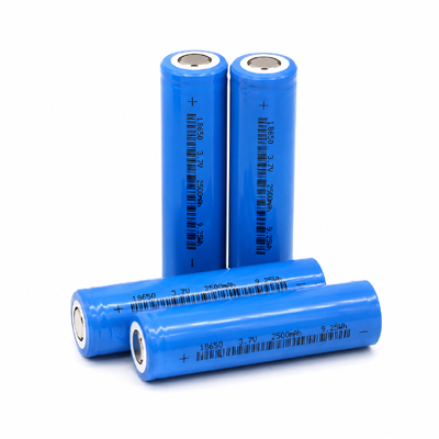Kwaliteit Fabrieksvoorziening van Yunfan 18650 2500mAh 3.7V Lithium Cylindrische Cel 1C Lading 1.5C Aflading 500 Cycli Bulk Lithium Cell Voor Verzameling van Energieapparatuur fabriek